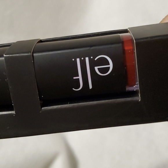 e.l.f. Moisturizing Silky Lipstick. Bordeaux Beauty - Deep Maroon. 0.11 oz./3.2g - Picture 3 of 8